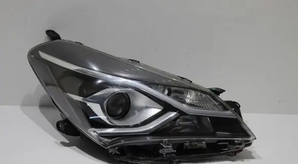 Toyota Yaris Headlight/headlamp