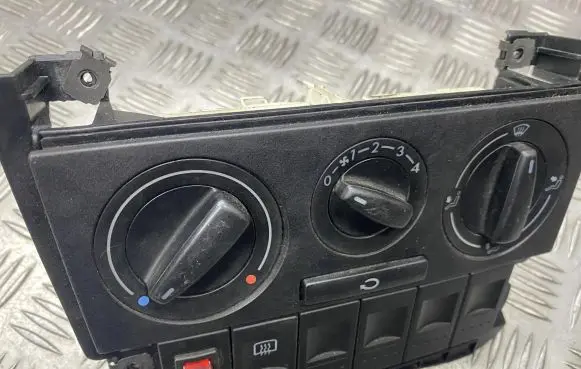 Volkswagen Polo III 6N 6N2 6NF Climate control unit 6N0858305C