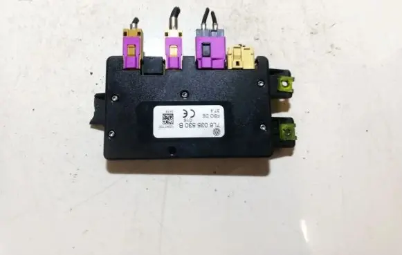 Volkswagen Touareg I Antenna control unit 7l6035530b 12041700