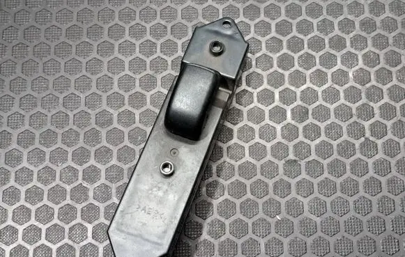 Mitsubishi Galant Electric window control switch MR252818