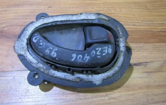 Peugeot 406 Rear door interior handle 9616307477