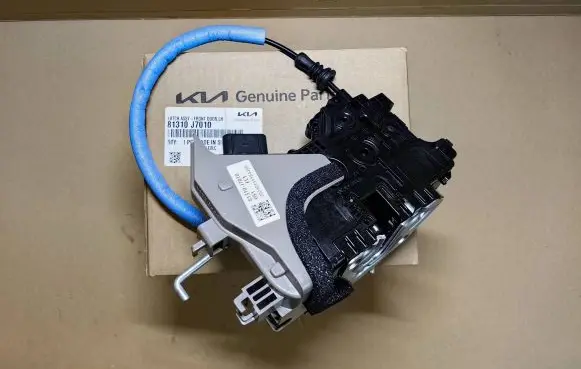 KIA Ceed Front door lock 81310J7010