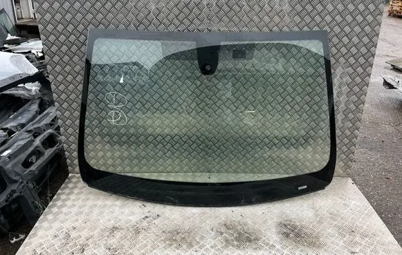 Opel Vivaro Front windscreen/windshield window 43R00397