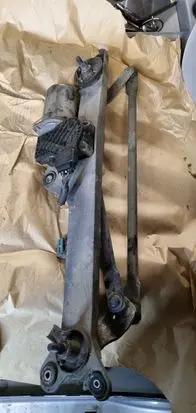 KIA Carnival Front wiper linkage and motor