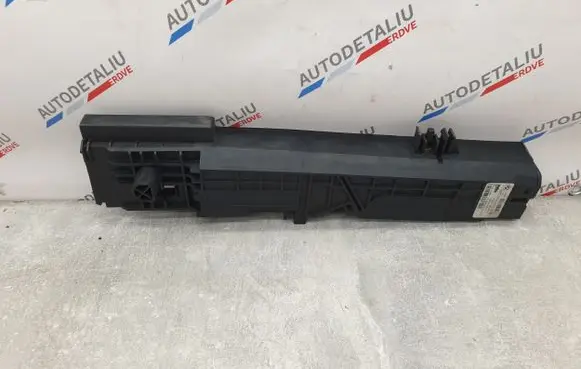 BMW 4 F32 F33 Radiator mount bracket 7600536 17117600536