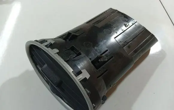 Ford Focus Dash center air vent grill 4M51A014L21AD
