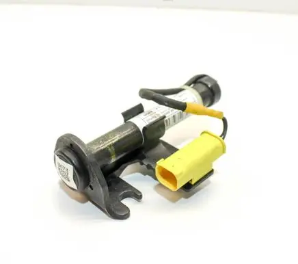 BMW 5 G30 G31 G38 Bonnet Pedestrian Airbag Actuator 7435797