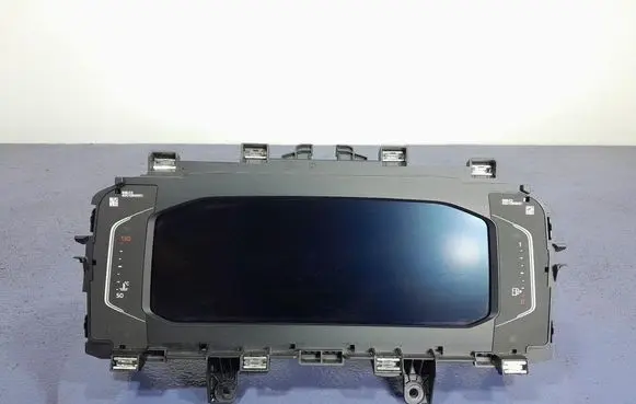 Volkswagen Tiguan Speedometer (instrument cluster) 3G0920790E