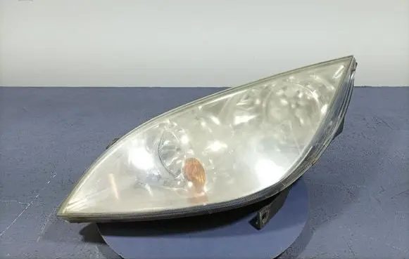 Mitsubishi Colt Headlight/headlamp 8301A283