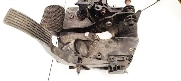 Mercedes-Benz A W168 Brake pedal A1682900549 060858C