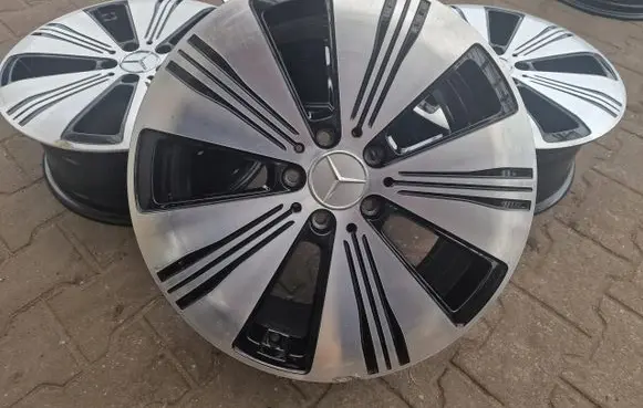 Mercedes-Benz EQA R18 alloy rim 