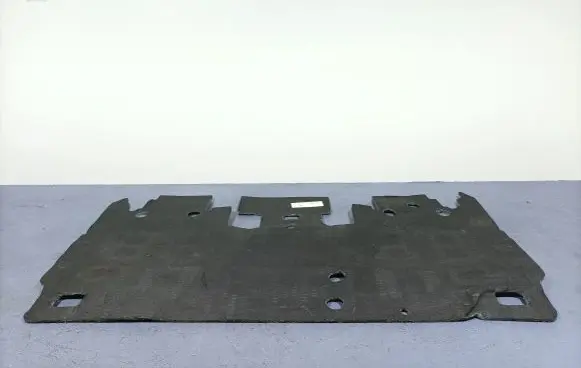 Engine bonnet/hood sound/heat insulation