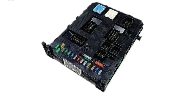 Peugeot 307 Fuse module 9660105980