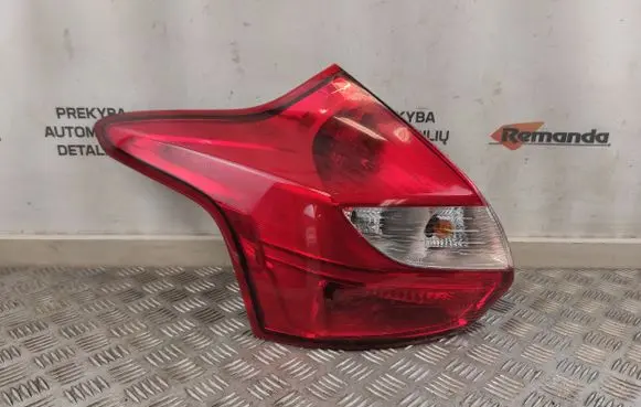 Ford Focus Rear/tail lights BM5113405