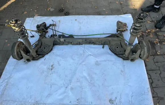 Renault Clio IV Rear beam 555111838R