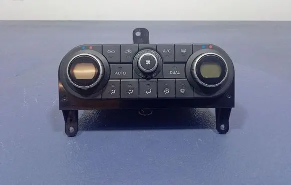 Nissan Qashqai Climate control unit 27500JD40C