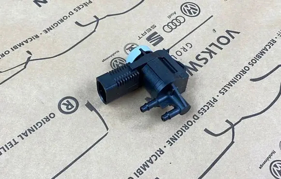 Volkswagen Golf VI Turbo solenoid valve 1K0906283A