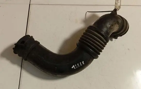 Dodge Caliber Air intake hose/pipe 04891621AC