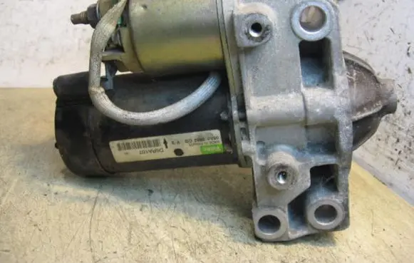 Peugeot 607 Starter motor VALEO05AO0982CG 30IV6 D6RA107