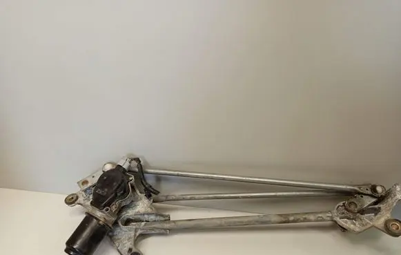 Honda CR-V Front wiper linkage and motor 2308