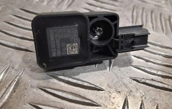 Chevrolet Camaro Airbag deployment crash/impact sensor 13593676