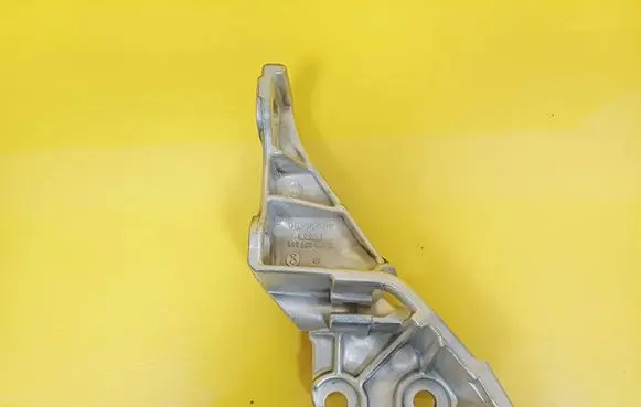 Audi 80 90 S2 B4 Engine mounting bracket 893803548A