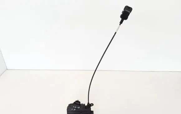 Opel Vivaro Front door lock 805027088R