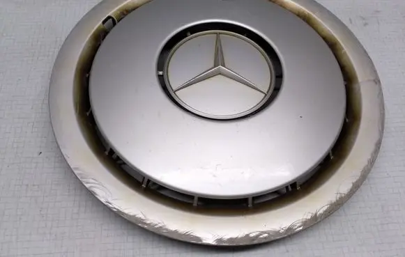 Mercedes-Benz E W124 R15 wheel hub/cap/trim 1244010424 7226310