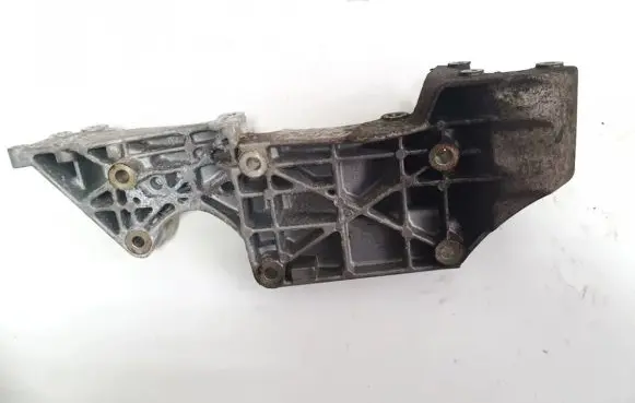 Volkswagen Golf III Engine mount bracket 06a903143p