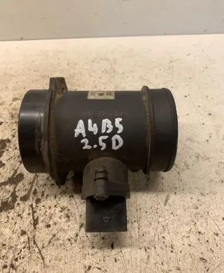 Audi A4 S4 B5 8D Mass air flow meter 0281002429 059906461E