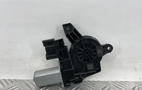 BMW iX2 (U10) Front door window regulator motor 5A75082 5WT000117 6762
