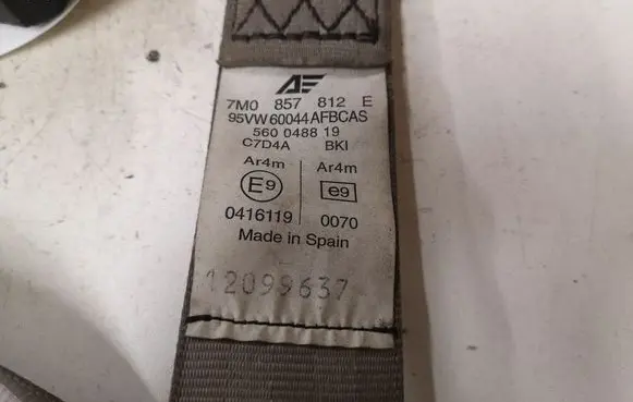 Volkswagen Sharan Rear seatbelt 7M0857812