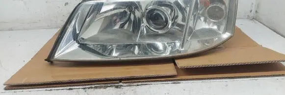 Audi A6 S6 C5 4B Headlight/headlamp 4B0941004