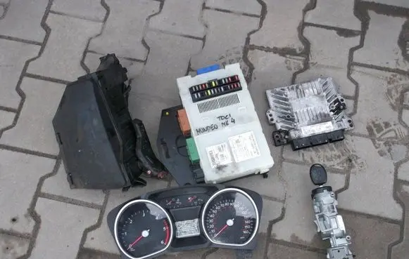 Ford Mondeo MK IV Engine control unit/module ECU