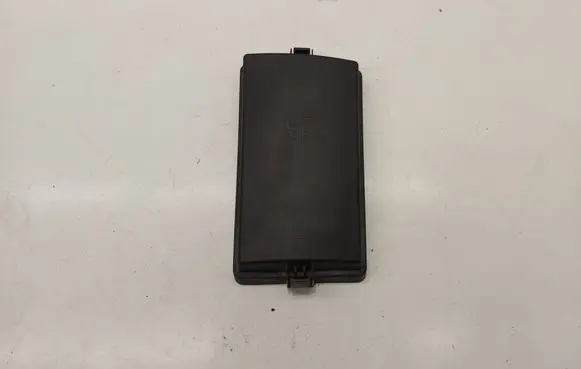 Volkswagen PASSAT B8 Fuse box cover 5Q0937132B