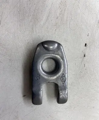 Nissan Juke I F15 Fuel Injector clamp holder 0511