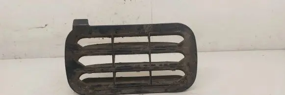 Quarter panel pressure vent
