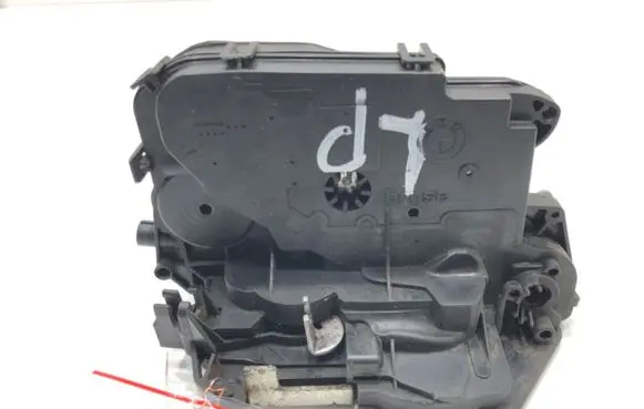 BMW 3 E90 E91 Front door lock 4389471