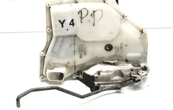 Suzuki SX4 Front door lock