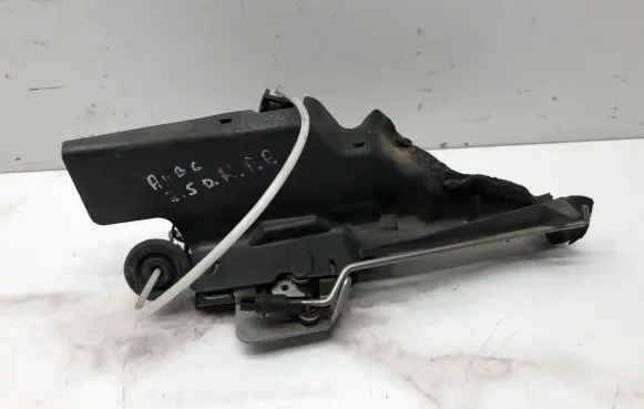 Audi A4 S4 B6 8E 8H Front door lock 8E0837349