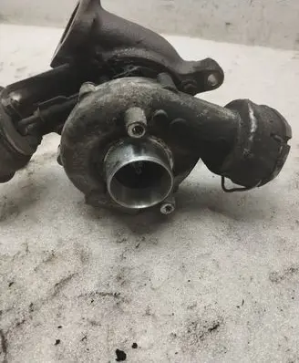 Audi A4 S4 B7 8E 8H Turbo 038145702G