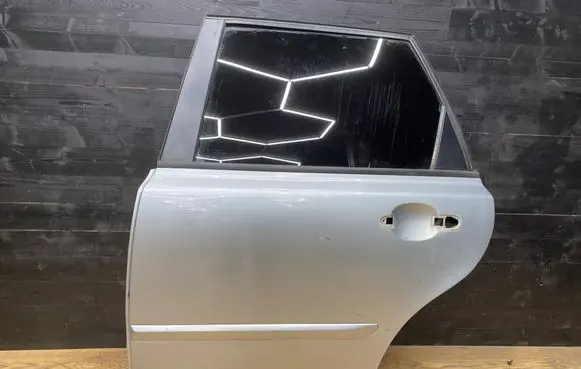 Volvo V50 Rear door 