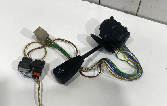 BMW 3 E36 Indicator stalk 8360907