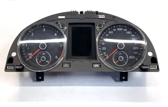 Volkswagen PASSAT B7 Speedometer (instrument cluster) 3AA920870A