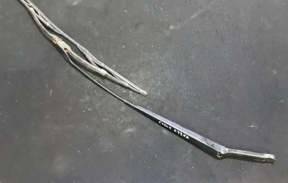 Ford Focus Front wiper blade arm XS4117526BC