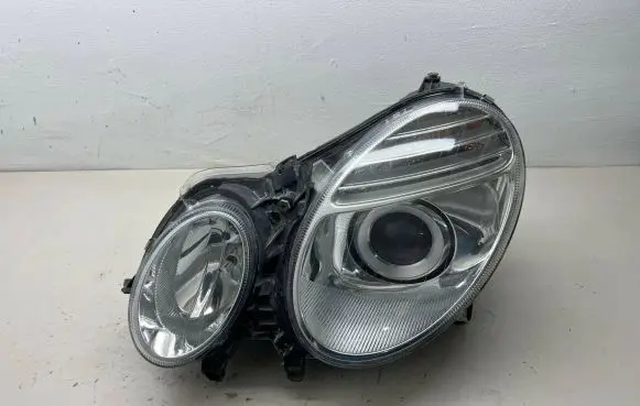 Mercedes-Benz E W211 Headlight/headlamp A2118709126 5DC00906000 A2114420203