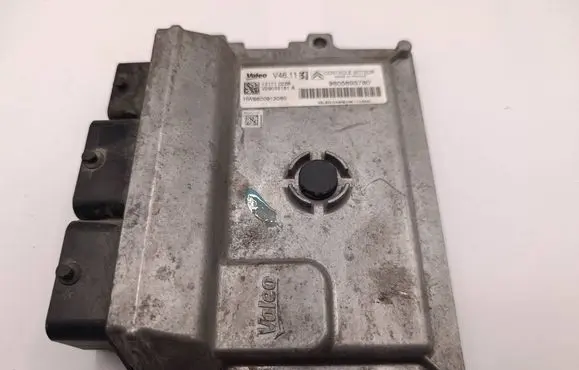 Peugeot 2008 I Engine control unit/module V29035181A 131710268 9805895780