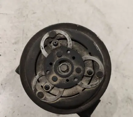Nissan X-Trail T30 Air conditioning (A/C) compressor (pump)