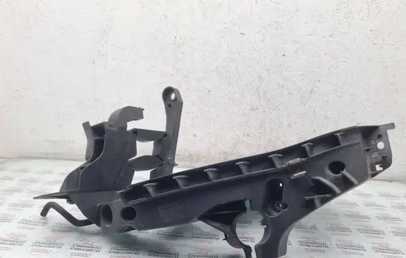 Audi A4 S4 B8 8K Headlight/headlamp mounting bracket 8K0805607L