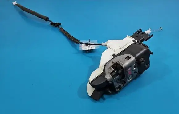 Citroen Berlingo Front door lock 828406 IMPRK1578513